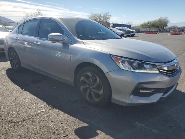 1HGCR2F74HA292844 - 2017 HONDA ACCORD EX Silber Foto 4