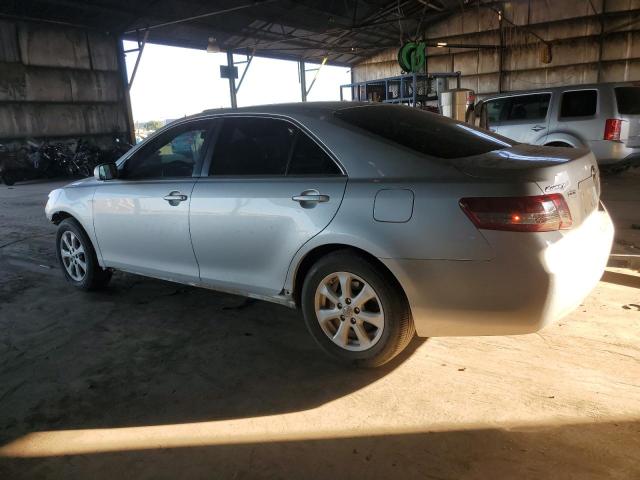 4T1BF3EK4BU159260 - 2011 TOYOTA CAMRY BASE SILVER photo 2