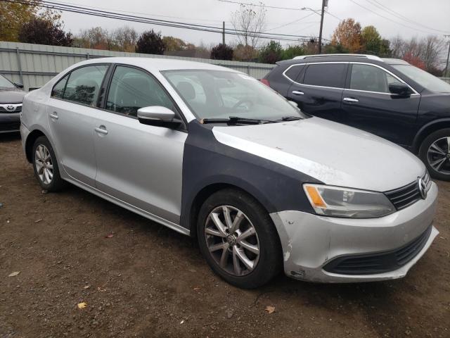 3VWDX7AJ6BM346855 - 2011 VOLKSWAGEN JETTA SE ნაცრისფერი ფოტო 4