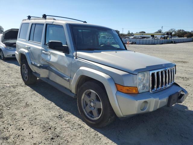 1J8HG48N38C172015 - 2008 JEEP COMMANDER SPORT Серебристый фото 4