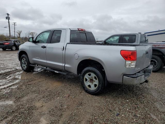5TFUM5F13AX012591 - 2010 TOYOTA TUNDRA DOUBLE CAB SR5 SILVER photo 2