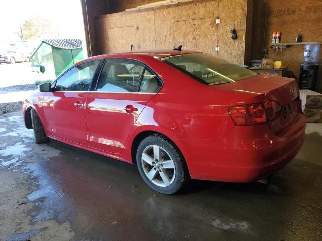 3VW3L7AJ3EM441448 - 2014 VOLKSWAGEN JETTA TDI RED photo 2