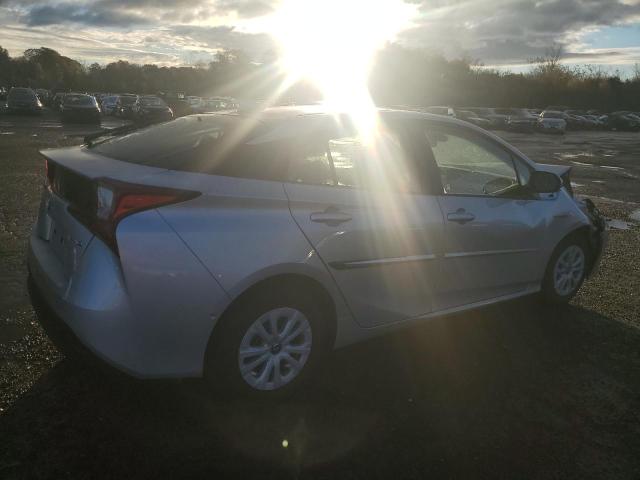 JTDKARFU5K3084113 - 2019 TOYOTA PRIUS SILVER photo 3