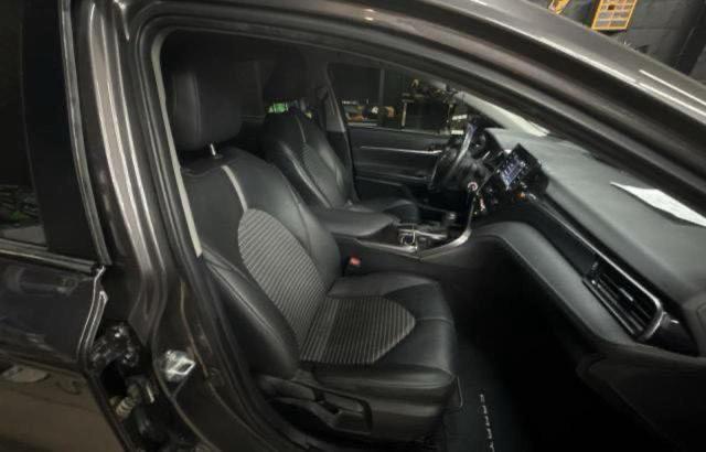 4T1G11AK4RU899030 - 2024 TOYOTA CAMRY SE NIGHT SHADE CHARCOAL photo 5