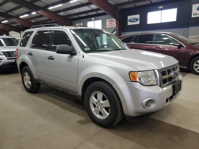 1FMCU03739KA51144 - 2009 FORD ESCAPE XLT SILVER photo 4