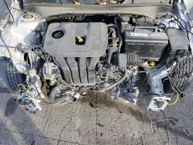 3KPF24AD6KE108307 - 2019 KIA FORTE FE SILVER photo 11