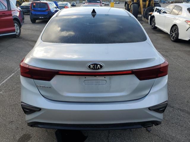 3KPF24AD6KE108307 - 2019 KIA FORTE FE SILVER photo 6