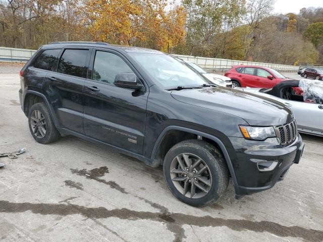 1C4RJFAG9GC393802 - 2016 JEEP GRAND CHER LAREDO შავი ფოტო 4