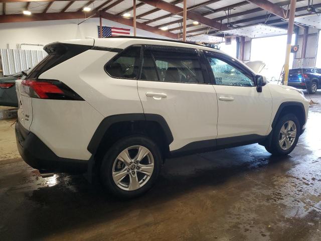 2T3P1RFV6NW261574 - 2022 TOYOTA RAV4 XLE WHITE photo 3