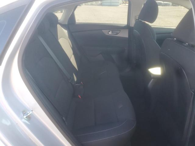 3KPF24AD6KE120425 - 2019 KIA FORTE FE 银色 照片 10