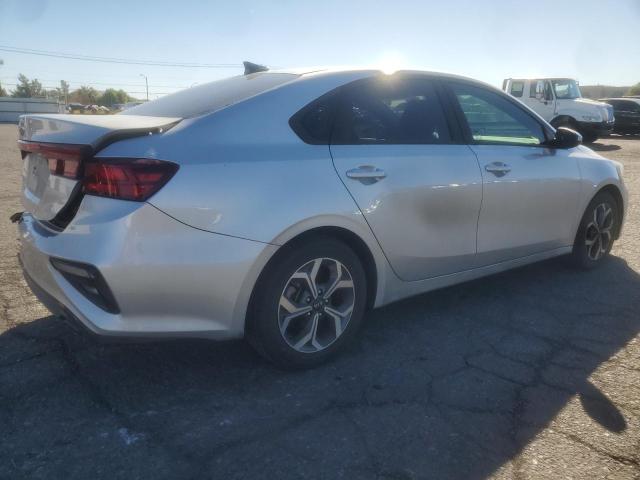 3KPF24AD6KE120425 - 2019 KIA FORTE FE 银色 照片 3