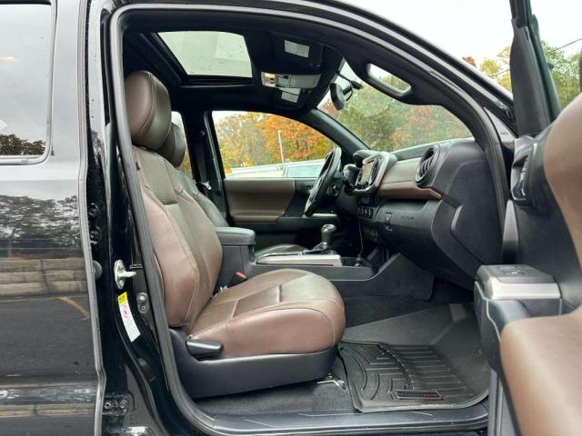 3TMGZ5AN1HM076847 - 2017 TOYOTA TACOMA DOUBLE CAB BLACK photo 9