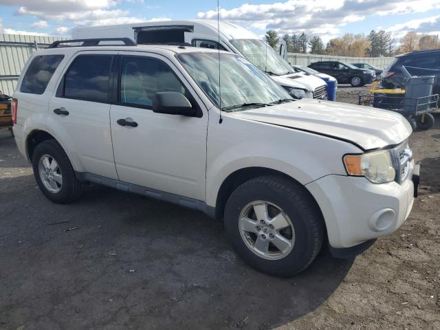 1FMCU0DG2CKA59662 - 2012 FORD ESCAPE XLT WHITE photo 4