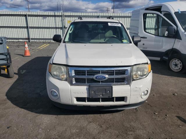 1FMCU0DG2CKA59662 - 2012 FORD ESCAPE XLT WHITE photo 5