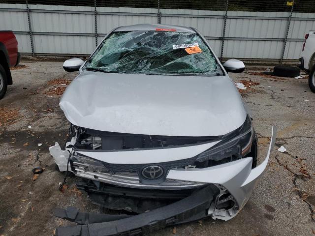 5YFEPMAE5NP291367 - 2022 TOYOTA COROLLA LE ვერცხლისფერი ფოტო 5