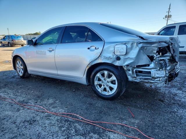 4T1BF3EK1AU073208 - 2010 TOYOTA CAMRY BASE Gümüş foto 2