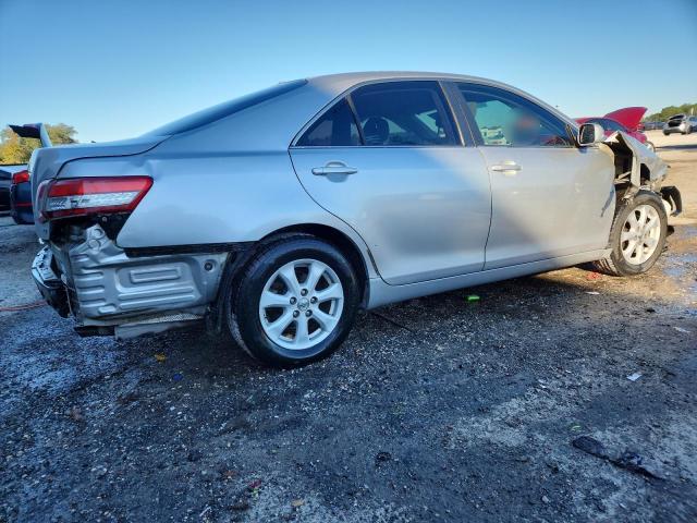 4T1BF3EK1AU073208 - 2010 TOYOTA CAMRY BASE Gümüş foto 3