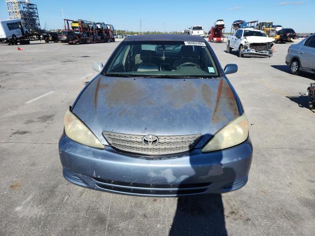 JTDBE32K120048457 - 2002 TOYOTA CAMRY LE BLUE photo 5