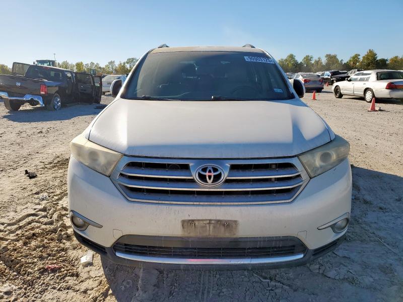 5TDZK3EHXDS112910 - 2013 TOYOTA HIGHLANDER BASE WHITE photo 5