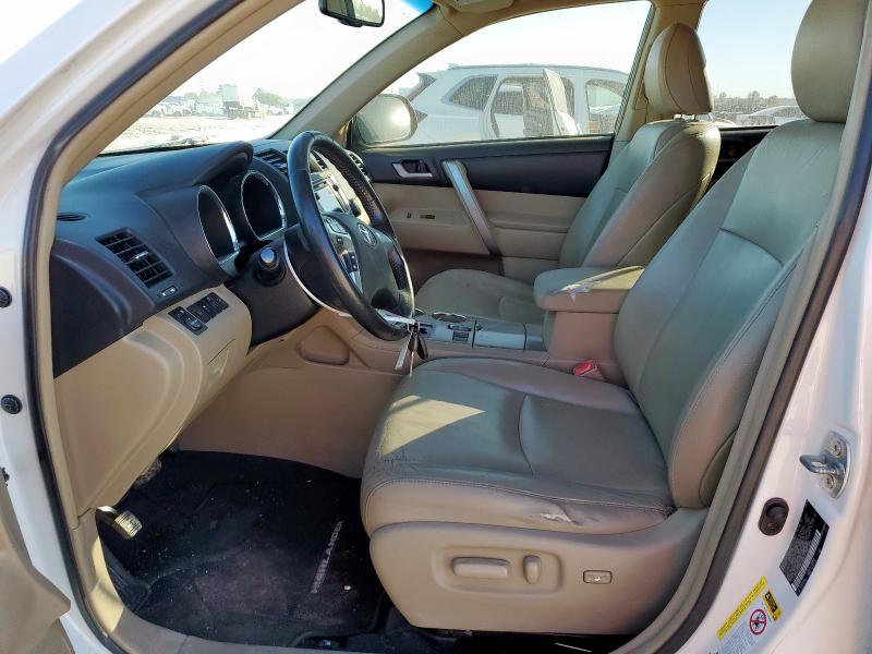 5TDZK3EHXDS112910 - 2013 TOYOTA HIGHLANDER BASE WHITE photo 7