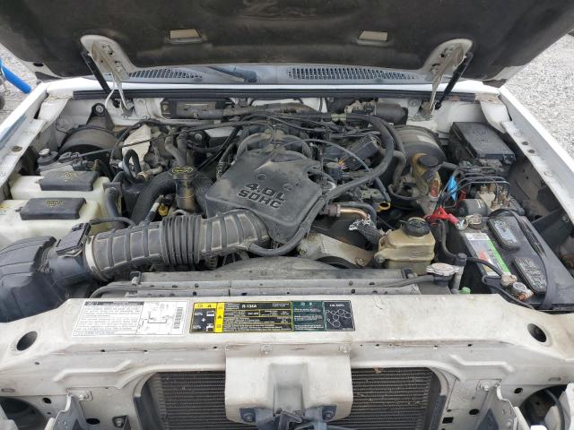 1FMYU60E32UC85824 - 2002 FORD EXPLORER SPORT 白色 照片 12
