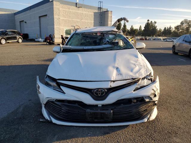 4T1B11HK7KU203542 - 2019 TOYOTA CAMRY L WHITE photo 5