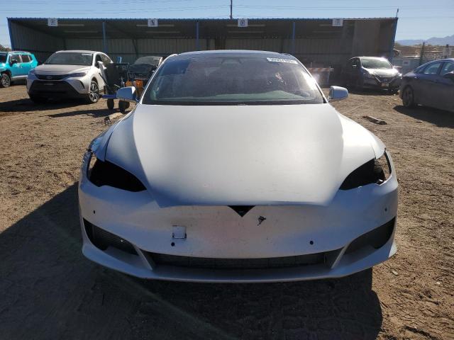 5YJSA1E29GF173064 - 2016 TESLA MODEL S Srebrny zdjęcie 5