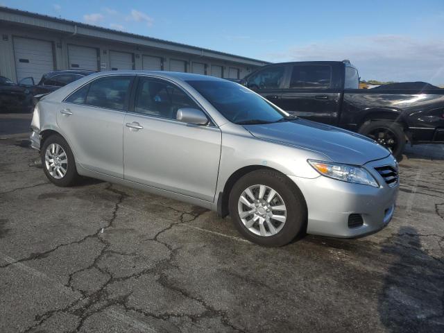4T1BF3EKXBU678152 - 2011 TOYOTA CAMRY BASE SILVER photo 4