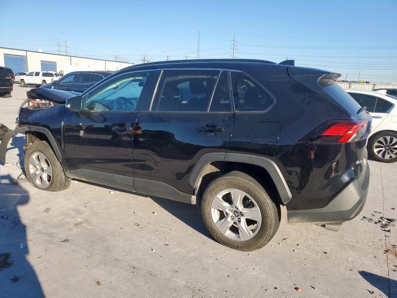 4T3MWRFV3MU017402 - 2021 TOYOTA RAV4 LE BLACK photo 2