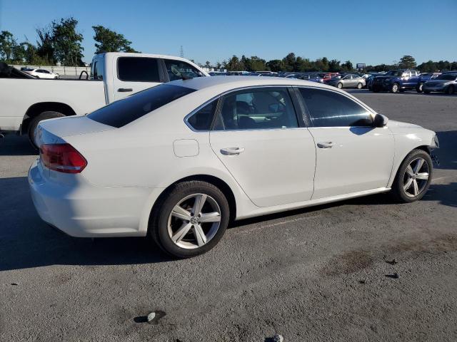 1VWBP7A39DC095973 - 2013 VOLKSWAGEN PASSAT SE WHITE photo 3