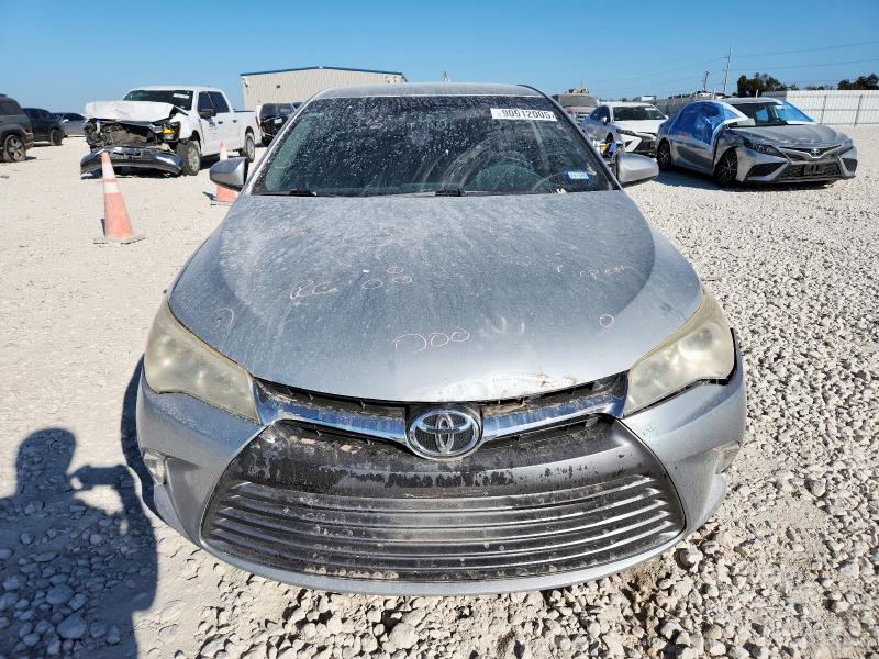 4T1BF1FK0HU353344 - 2017 TOYOTA CAMRY LE 银色 照片 5