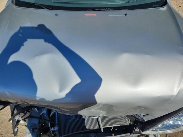 4T1BE32KX3U670075 - 2003 TOYOTA CAMRY LE WHITE photo 11