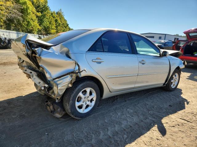 4T1BE32KX3U670075 - 2003 TOYOTA CAMRY LE WHITE photo 3