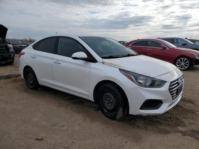 3KPC24A30KE045330 - 2019 HYUNDAI ACCENT SE WHITE photo 4
