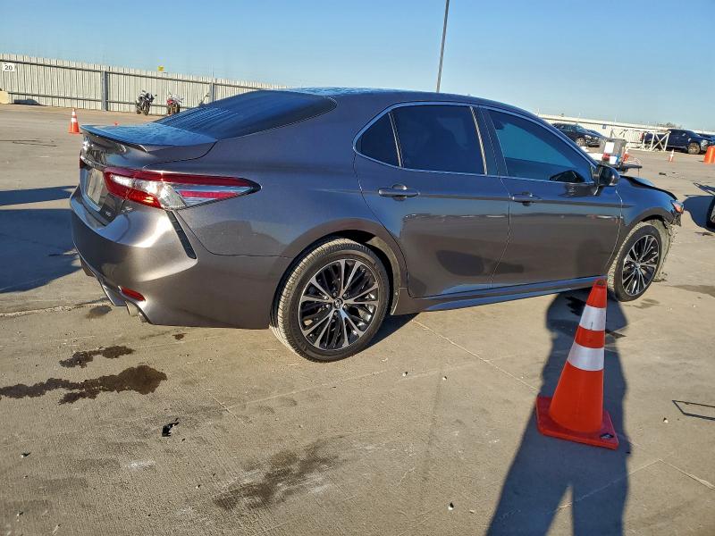 4T1B11HK7JU085538 - 2018 TOYOTA CAMRY L CHARCOAL photo 3