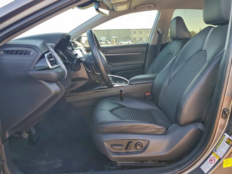 4T1B11HK7JU085538 - 2018 TOYOTA CAMRY L CHARCOAL photo 7