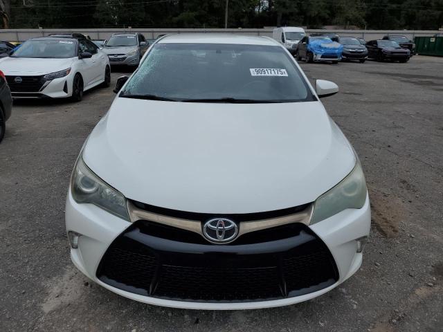 4T1BF1FKXFU057227 - 2015 TOYOTA CAMRY LE თეთრი ფოტო 5
