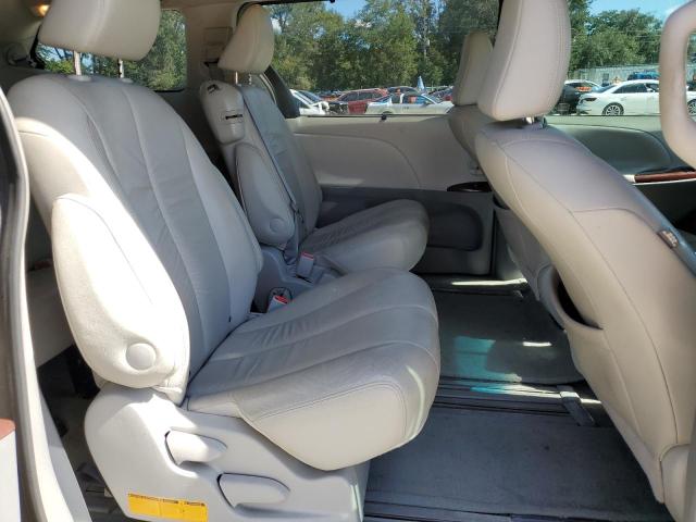 5TDYK3DCXCS231525 - 2012 TOYOTA SIENNA XLE SILVER photo 11