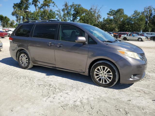 5TDYK3DCXCS231525 - 2012 TOYOTA SIENNA XLE SILVER photo 4