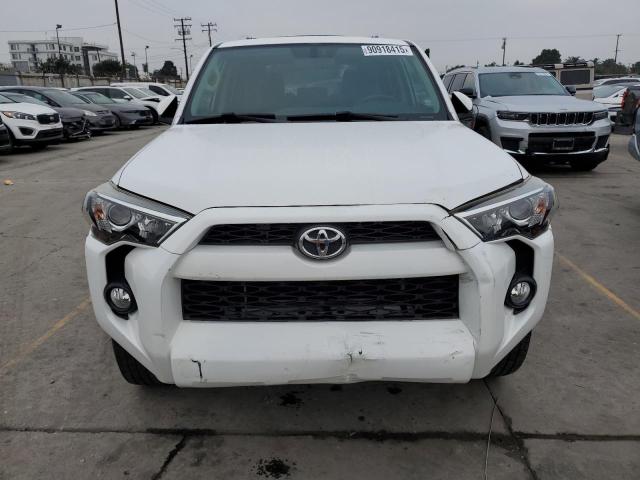 JTEZU5JR3J5187952 - 2018 TOYOTA 4RUNNER SR5 白色 照片 5