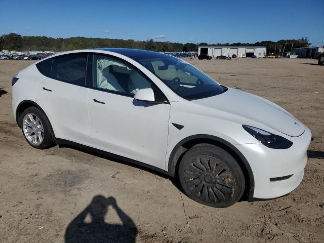 7SAYGDEE8RF089263 - 2024 TESLA MODEL Y Սպիտակ լուսանկար 4