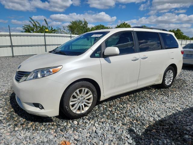 2017 TOYOTA SIENNA XLE, 