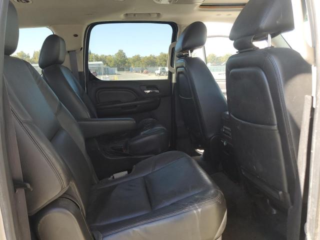 1GYS3HEF1CR299035 - 2012 CADILLAC ESCALADE ESV LUXURY Weiß Foto 11