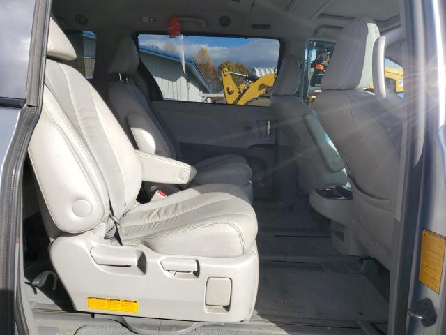 5TDDK3DC7CS034181 - 2012 TOYOTA SIENNA XLE SILVER photo 11