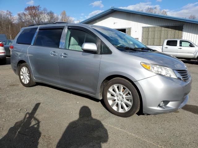 5TDDK3DC7CS034181 - 2012 TOYOTA SIENNA XLE SILVER photo 4