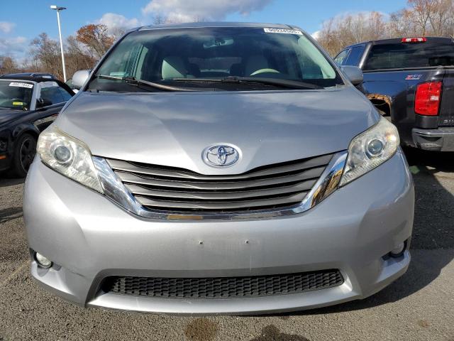 5TDDK3DC7CS034181 - 2012 TOYOTA SIENNA XLE SILVER photo 5