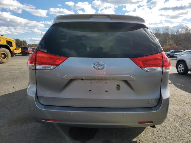 5TDDK3DC7CS034181 - 2012 TOYOTA SIENNA XLE SILVER photo 6