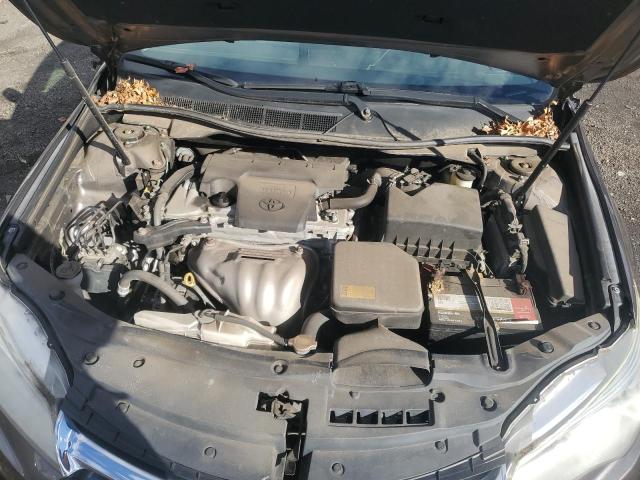 4T4BF1FK4FR486708 - 2015 TOYOTA CAMRY LE 灰色 照片 11