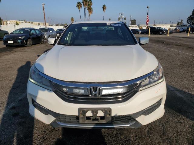 1HGCR2F5XGA073285 - 2016 HONDA ACCORD SPORT WHITE photo 5