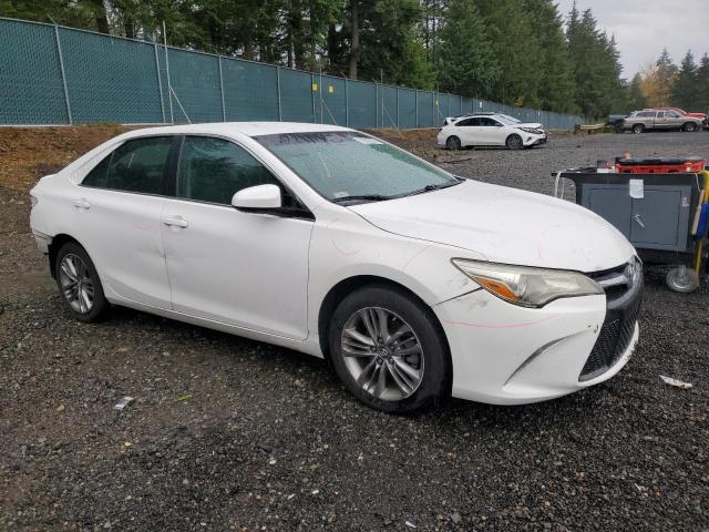 4T1BF1FK4HU745744 - 2017 TOYOTA CAMRY LE WHITE photo 4